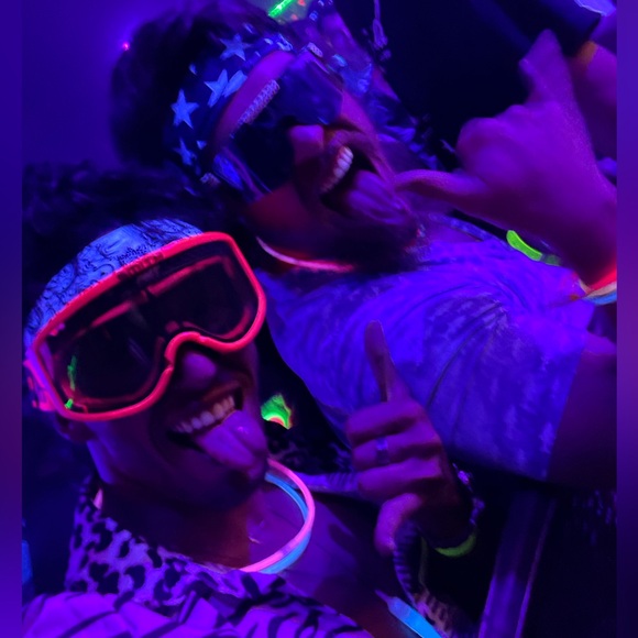 Meet your Posher, Jason - Picture 3 of 3